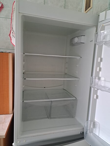 Combina frigorifica 1 bucata,